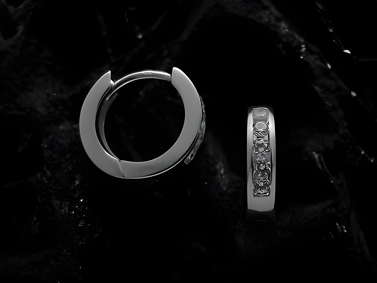 Moderne Creolen aus Sterling Silber mit einem Durchmesser von 1,2 cm, poliert und mit Zirkonia verziert, Hersteller Juwelier Harnisch, bis 15 mm.