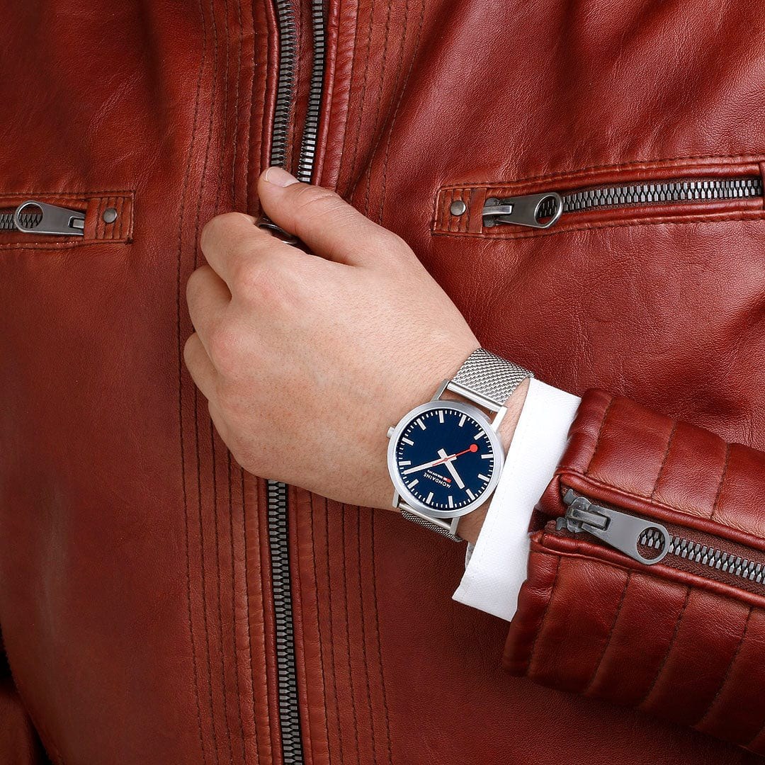 Mondaine Uhr Classic - 40 mm - Ziffernblatt Ozeanblau – Ansicht 2