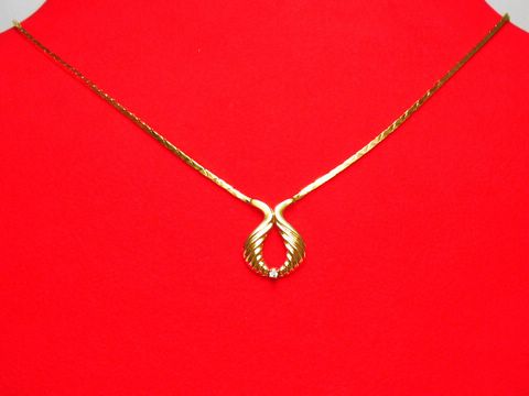 44063-0 Elegantes Collier mit klassischem Design und Diamant-Mittelteil in 42 cm Länge, hergestellt von Juwelier Harnisch, perfekt für besondere Anlässe oder den Alltag.