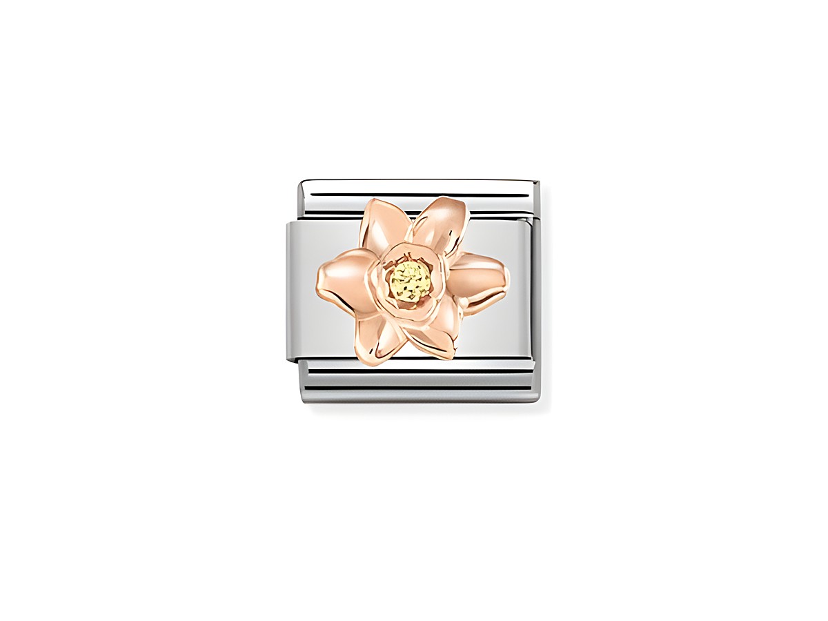 NOMINATION Classic Roségold 430305 13 mit einer Narzisse aus Roségold und einem gelben Stein, auf einem silbernen Hintergrund, elegantes Schmuckdesign für Armbänder.