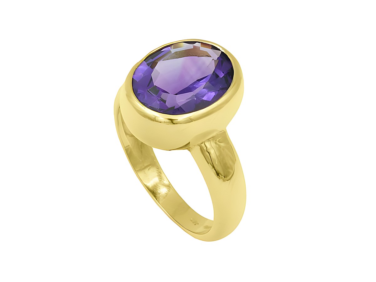 Gelbgold Ring mit einem ovalen Amethyst, gefertigt aus Gelbgold 585, Größe 54, Hersteller Juwelier Harnisch, elegant und königlich in Design.