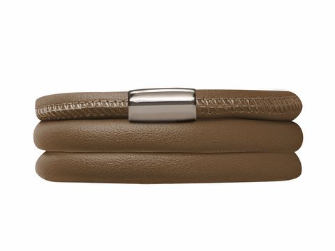 Endless Lederarmband 12105-60 cm Brown Triple Edelstahl Silber, dreifaches Armband aus braunem Leder mit schlichter Metallverschluss. Ideal für einen lässigen Look.