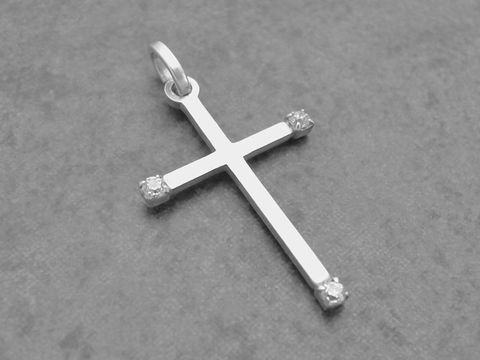 Silber Anhänger in Kreuzform, fein gearbeitet mit Zirkonia, Hersteller Juwelier Harnisch, dekoriert mit funkelnden Steinen.