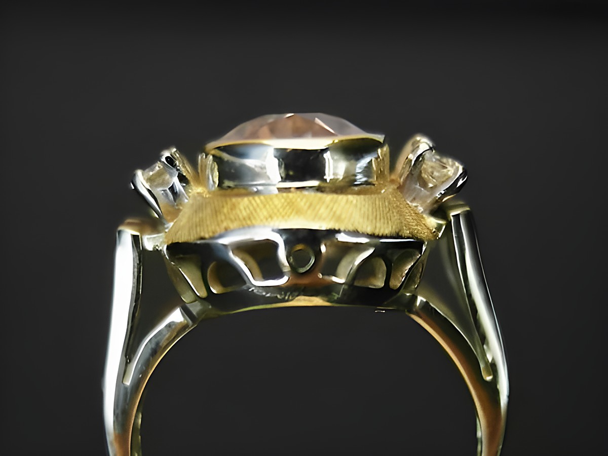 Gold Ring - Gold 585 - Brillant + Amethyst - oval - Gr. 55, Hersteller: Juwelier Harnisch, bis Gr. 56/18. Der Ring zeigt eine brillante Fassung mit einem ovalen Amethyst. – Ansicht 2