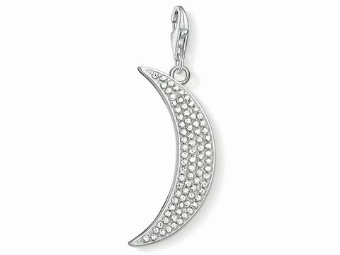 Charm-Anhänger in Form eines Sichelmonds aus glänzendem Silber mit funkelnden weißen Zirkonia, ideal für individuelle Schmucksterne von Thomas Sabo.