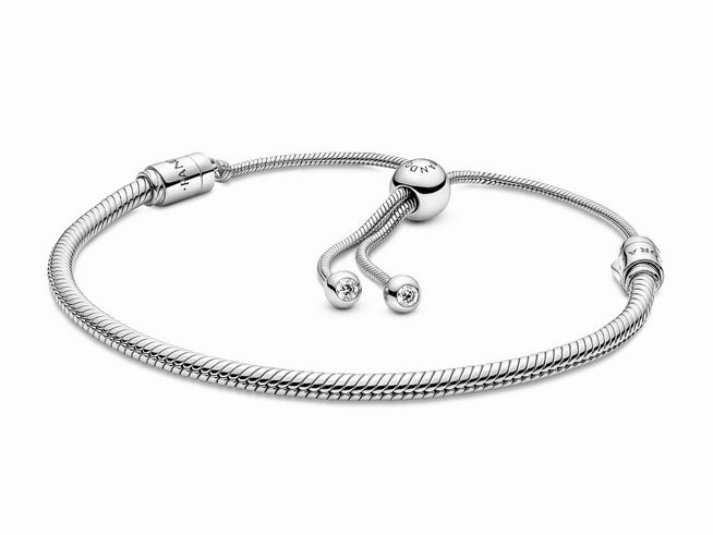 Schlangen-Gliederarmband von Pandora aus Sterling Silber mit Zirkonia, ausgestattet mit Schiebeverschluss, elegantes Design, Länge 28 cm, ideal für Charm-Anhänger.