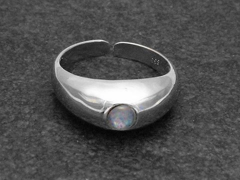 Silberring rho elegant mit verstellbarem Design und einem Opal Triplette, hergestellt von Juwelier Harnisch, in rhodiniertem Finish.