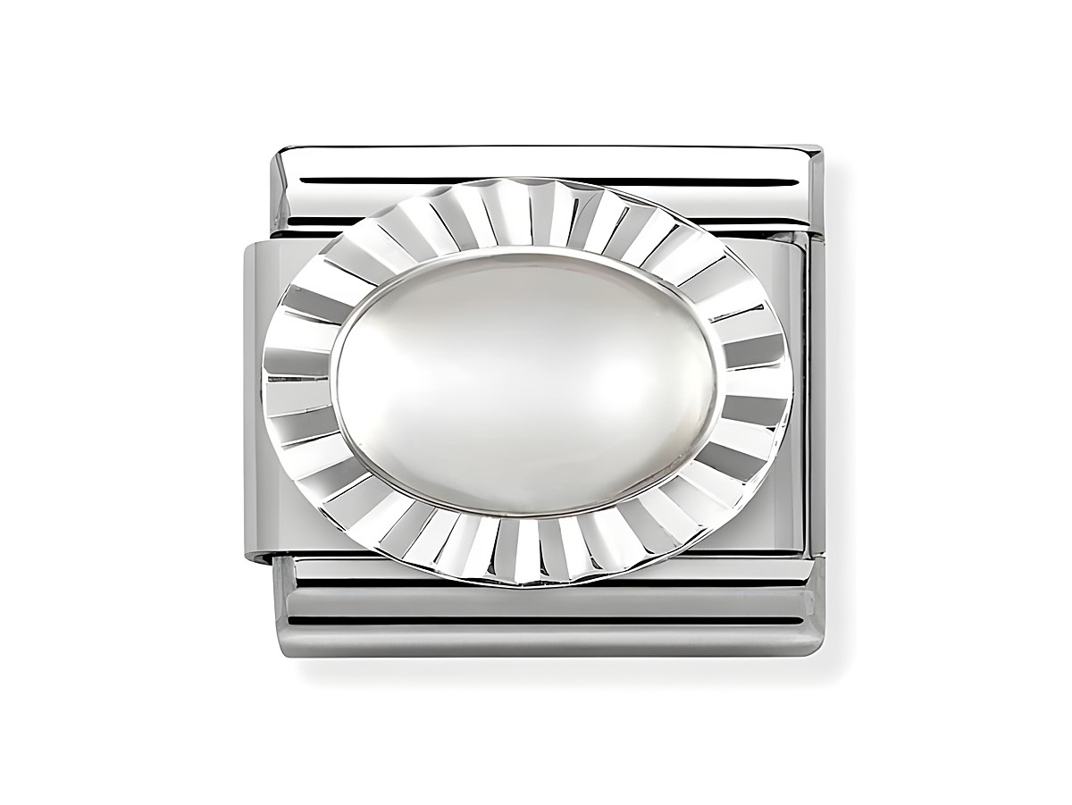 Eleganter Classic Mondstein mit diamantierter Silberfassung von Nomination, Silvershine Steine, bietet zeitlose Schönheit und raffinierte Gestaltung in einem Schmuckstück.