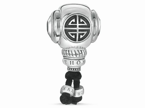 Silberne Karma Bead von Thomas Sabo, geschwärzt, mit asiatischem Motiv und ohne Stein, elegant gestaltet, ideal für individuelle Schmuckkreationen.