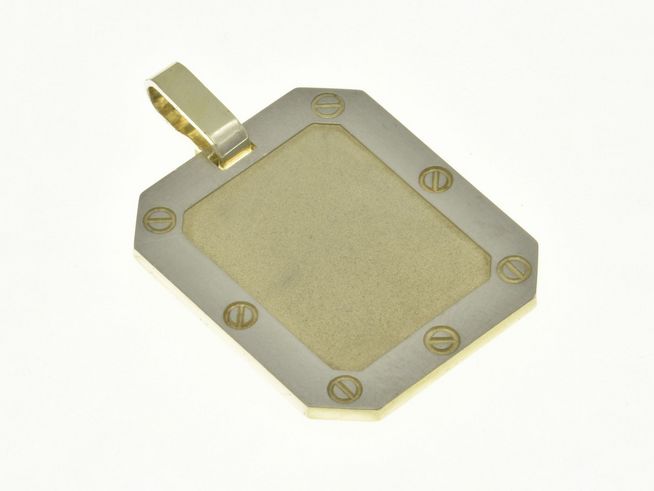 Anhänger Gravuplatte aus Sterling Silber, vergoldet in Gelbgold, mattiert und ausdrucksstark, Hersteller Juwelier Harnisch, schlichtes Design mit abgerundeten Ecken und klaren Linien.