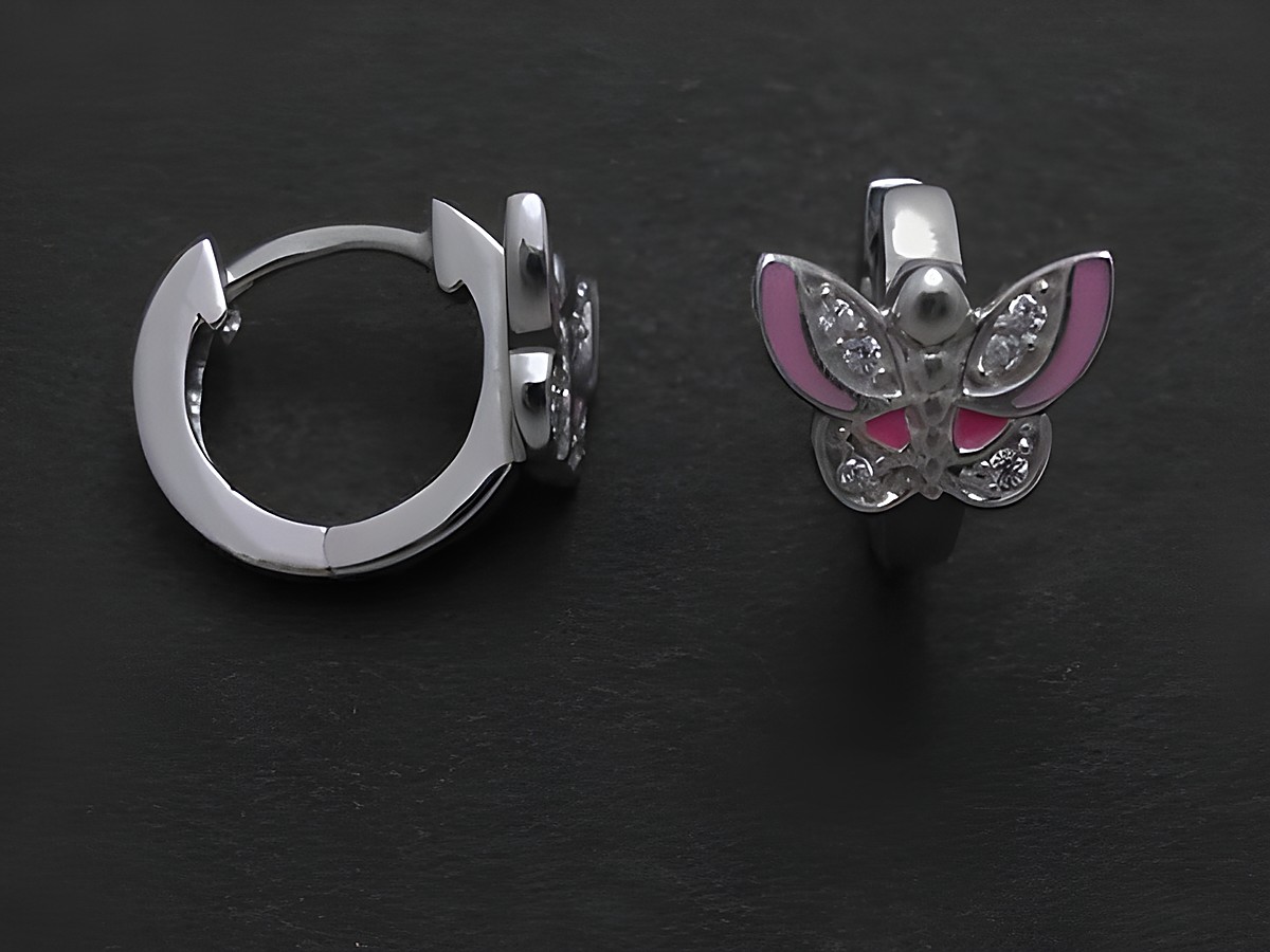 Silber Ohrringe Creolen rhodiniert mit rosa-pink-weißem Schmetterling aus Zirkonia und Lack, Hersteller Juwelier Harnisch, ideal für Kinder.