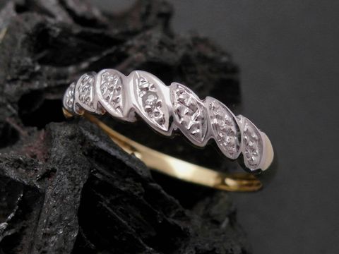 44976-0 Glamouröser Gold Ring aus 585 bicolor Gold mit Diamanten, Größe 51, Hersteller Juwelier Harnisch, bis Größe 52/17, elegant und zeitlos im Design.