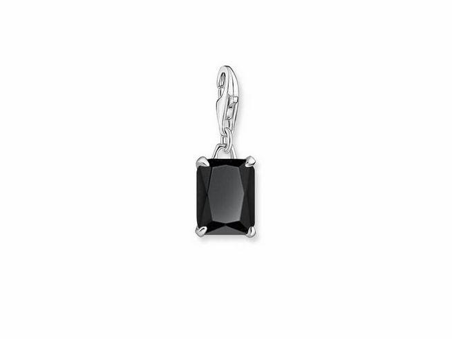Thomas Sabo Charms-Anhänger mit oktagonal geschliffenem schwarzen Onyx in Sterling Silber, elegant und funkelnd, ideal für stilvolle Schmuckkombinationen.