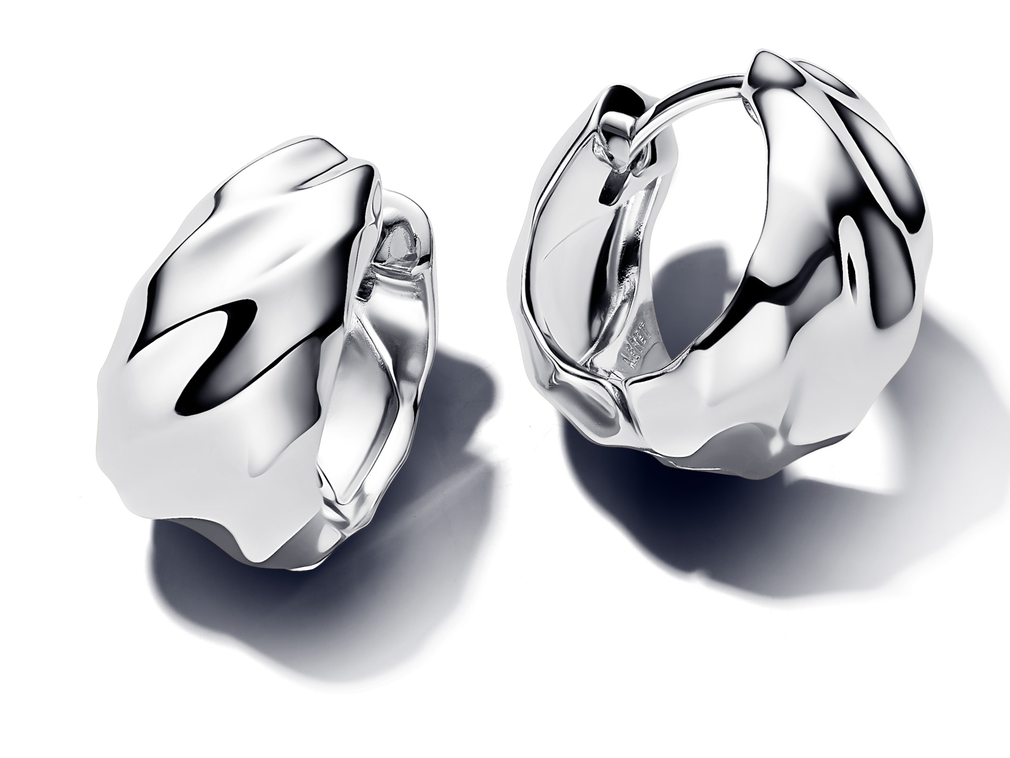 Pandora ESSENCE 293874C00 - gewellte kleine Ohrringe - Sterling Silber
