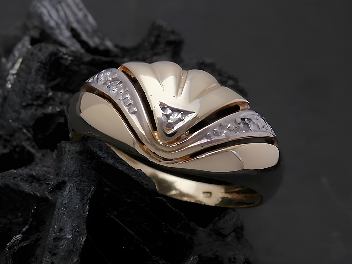 Gold Ring prachtvoll Gold 585 bicolor mit Diamant Goldring Größe 58,5 vom Hersteller Juwelier Harnisch bis Größe 60/19. Elegantes Design und edle Materialien vereinen sich in diesem Schmuckstück.