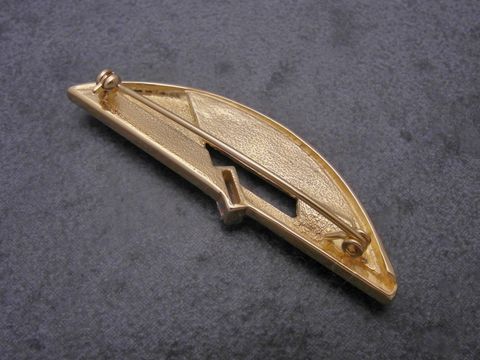 Gold Brosche designorientiert aus Gold 585 mit Lapis und Zirkonia als Anstecknadel, Hersteller Juwelier Harnisch, elegant und stilvoll für jeden Anlass.