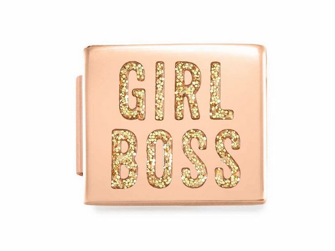 Nomination Classic GLAM Link Edelstahl mit Emaille in Roségold zeigt einen Charm mit der Inschrift GIRL BOSS, verziert mit glitzernden Elementen in Gold. Hersteller ist Nomination, Charms Roségold.