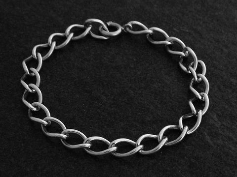 Silberarmband modisch 19 cm Anker ohne Stein, Hersteller Juwelier Harnisch, schlichtes Design aus glänzendem Silber, geeignet für jede Gelegenheit.
