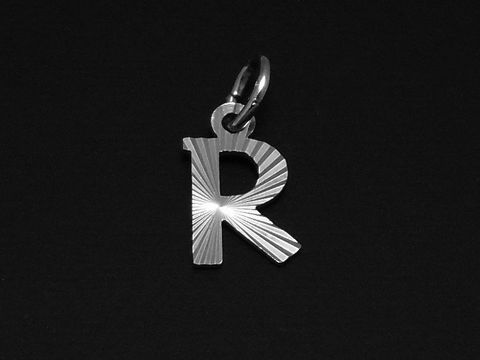 Silber Anhänger in Buchstabenform R mit Druck- und Diamantschliff, hergestellt von Juwelier Harnisch, glänzende Oberfläche und moderne Gestaltung. Ideal als persönliches Schmuckstück.
