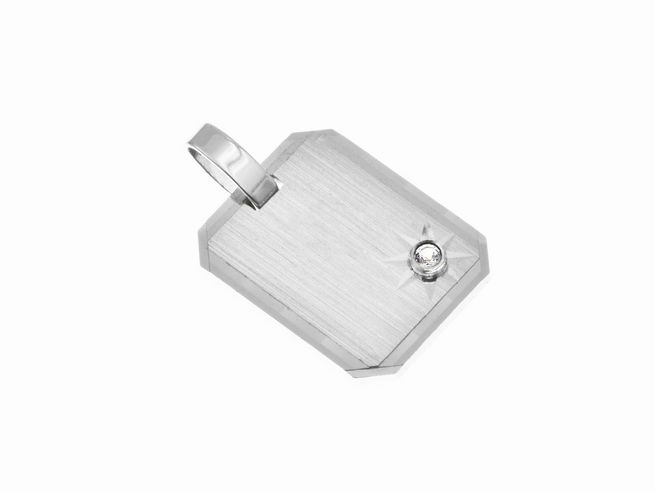 Gravurplatte aus Silber als Anhänger aus Silberschmuck, hergestellt von Juwelier Harnisch, schlichtes Design mit einer kleinen Einlage.