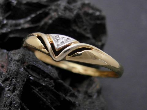 Gold Ring elegant Gold 585 bicolor mit Diamant, stilvoller Goldring in Größe 57,5, Hersteller Juwelier Harnisch, geeignet bis Größe 58/18,5.