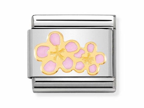 Pfirsichblüte in Emaille und Gold, ein elegantes Charm von Nomination, gestaltet mit sanften rosa Tönen und einem glänzenden goldenen Design auf einer silbernen Basis, ideal für personalisierte Armbänder.