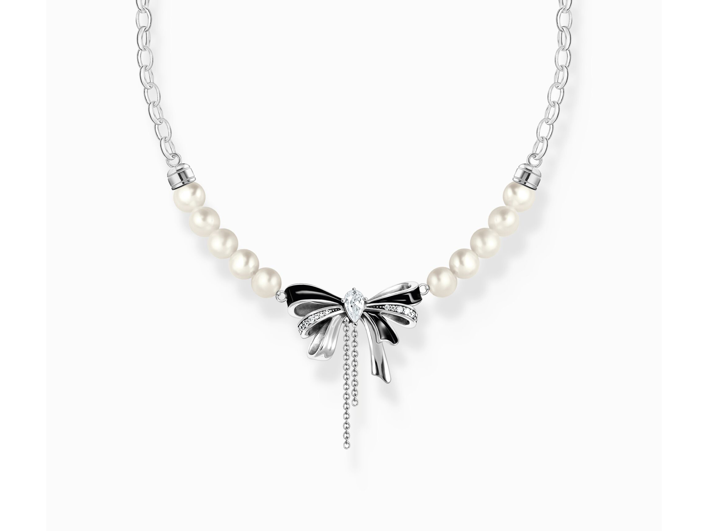Schwarz-silberne Schleife mit Zirkonia und Süßwasserzuchtperlen an einer Kette, verstellbar von 40 bis 45 cm, elegantes Schmuckstück von Thomas Sabo.