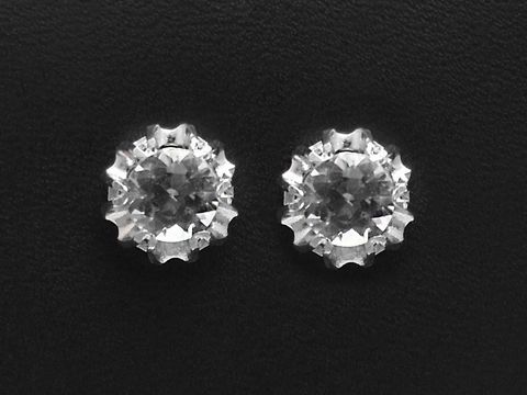 32432-0 Silber Ohrringe mit gefasstem Stein, 9 x 9 mm, hergestellt von Juwelier Harnisch, edles Design, ideal für jeden Anlass.