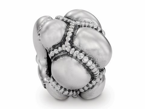 Pandora Sterling Silber Spaces Kugel 790401 in cool gestaltetem Design für die Moments Kollektion, aus hochwertigem Silber mit unverwechselbaren Details und glänzender Oberflächenstruktur.