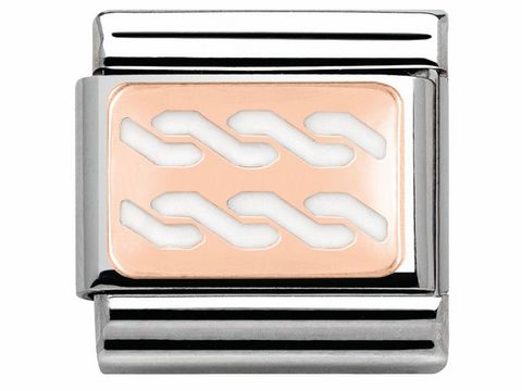 Roségoldene Nomination Classic Anhängerschließe mit einem weißen Emaille-Doppelzopf-Design, umgeben von edlem Edelstahl für ein stilvolles Accessoire.