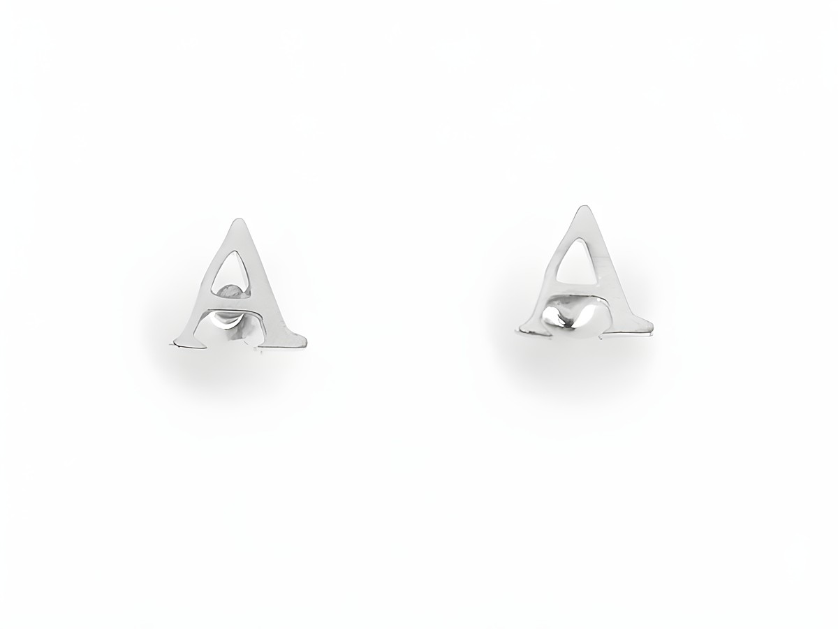 Ohrringe Ohrstecker Buchstabe A aus Silber 925 mit Initialien, hergestellt von Juwelier Harnisch, stilvolles und elegantes Design für jeden Anlass.