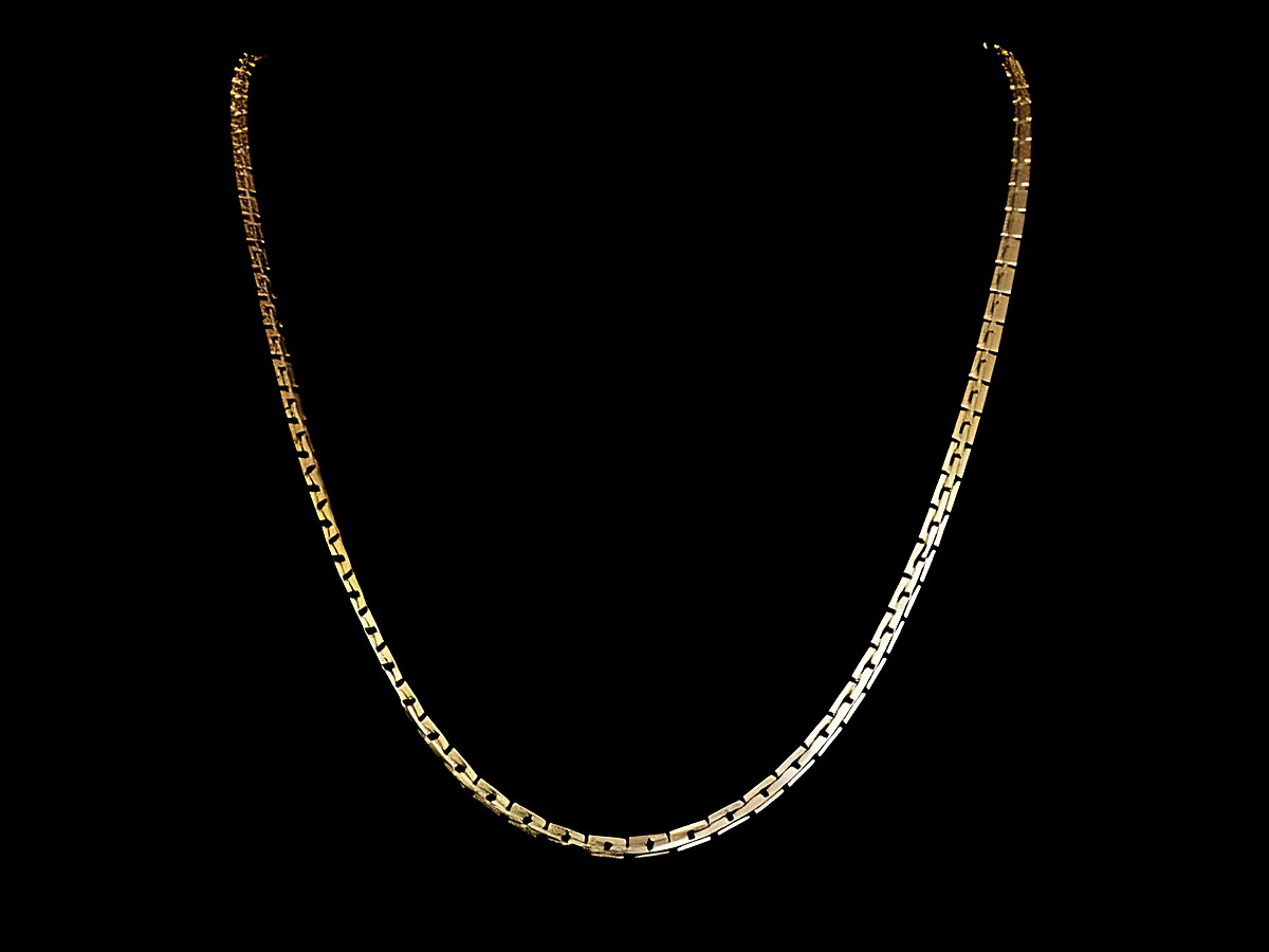 Lange Kette XXL vergoldet im Boston Kettendesign mit einer Breite von 3 x 3 mm und einer Länge von 81 cm, hergestellt von Juwelier Harnisch, elegante vergoldete Kettenoptik.