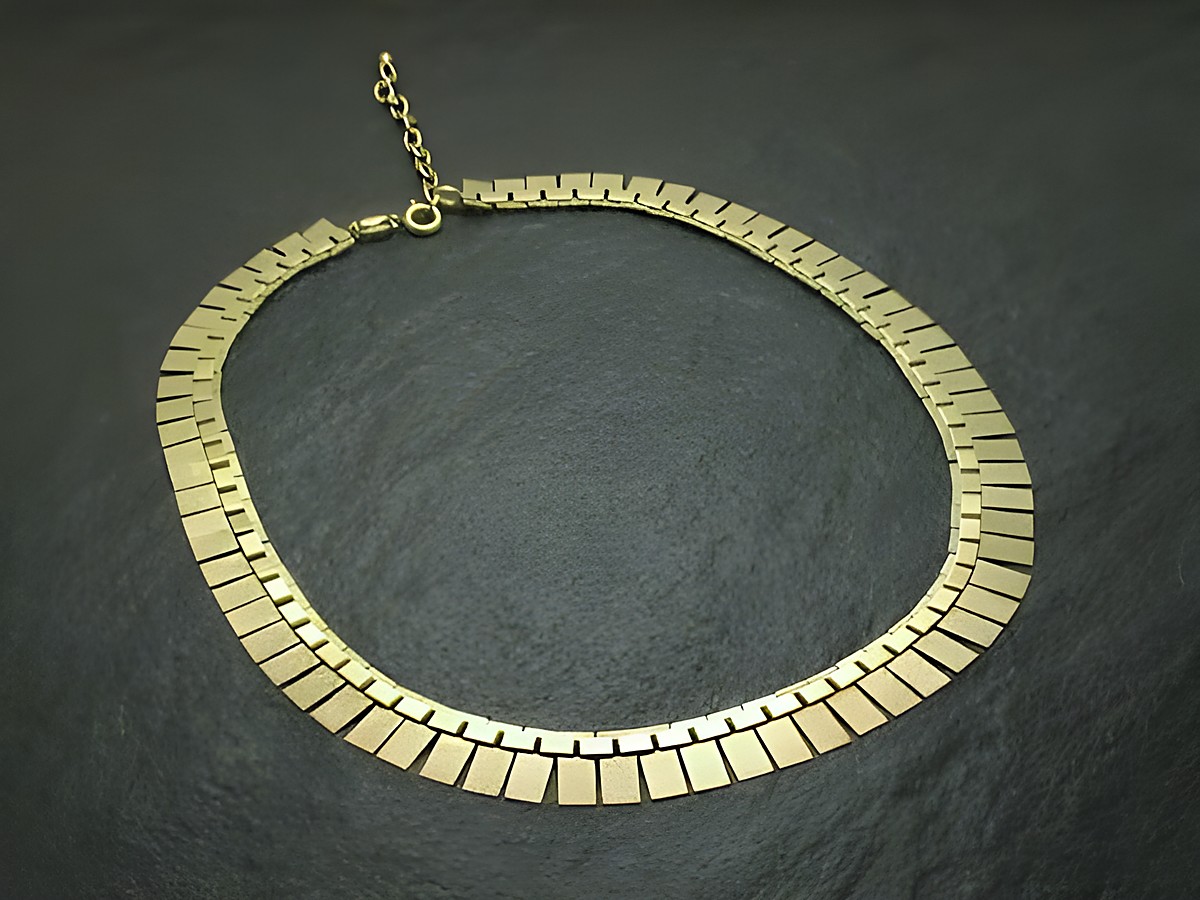 Wunderschönes Collier -Echt Doublé hochwertig vergoldet, Hersteller Juwelier Harnisch, Colliers, elegant und stilvoll, mit einem einzigartigen, geometrischen Design, ideal für besondere Anlässe.