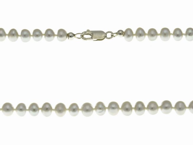 Graue Perlenkette 45 cm aus Süßwasserzuchtperlen von Juwelier Harnisch mit hochwertigem Verschluss, ideal für elegante Anlässe und stilvolle Outfits.