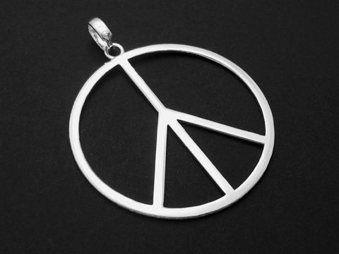 Silber Anhänger mit Peace Zeichen, Durchmesser 44 mm, symbolisch, Hersteller Juwelier Harnisch, ideale Ergänzung für einen modernen und inspirierenden Schmuckstil.