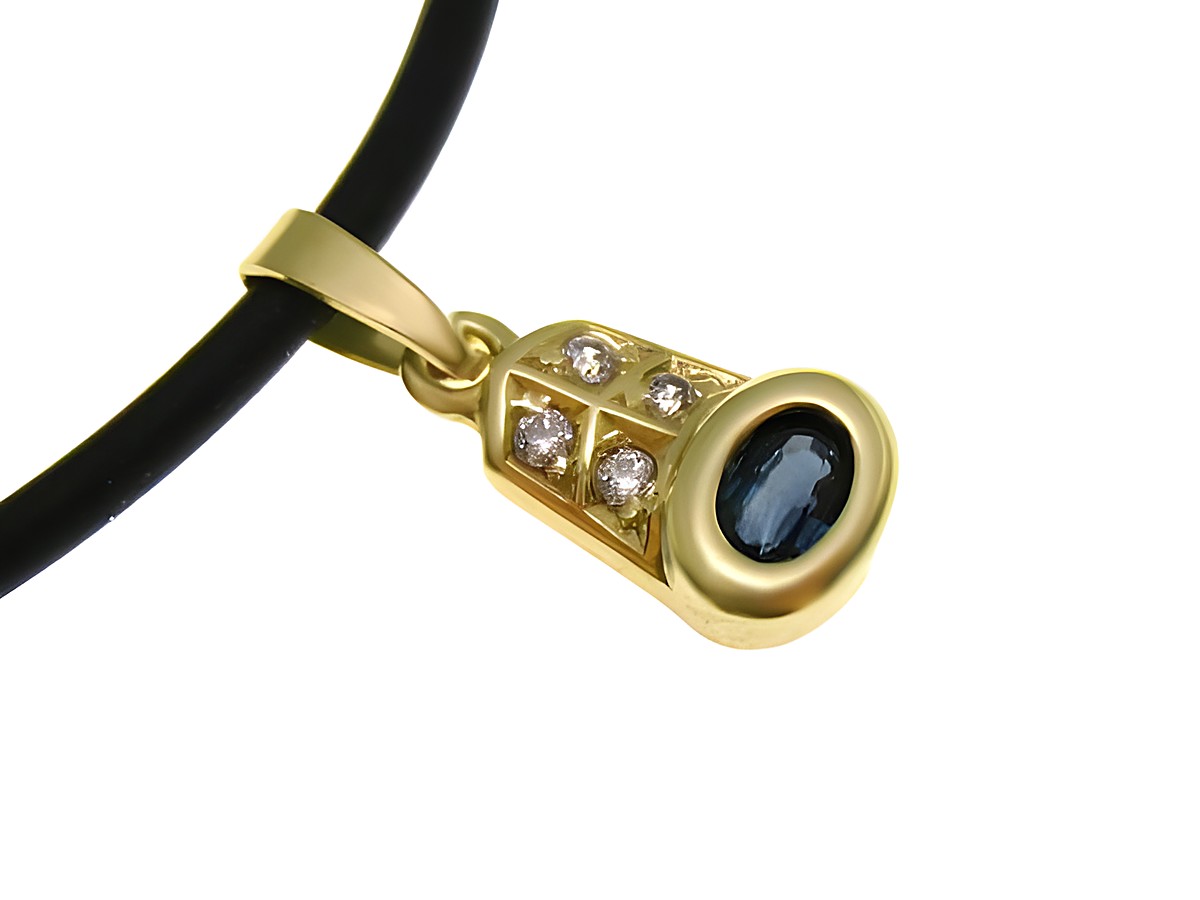 Goldanhänger mit Saphir und Zirkonia, designer Muster von Juwelier Harnisch, glänzende goldene Oberfläche, elegantes Design, ideal für modische Akzente und besondere Anlässe.