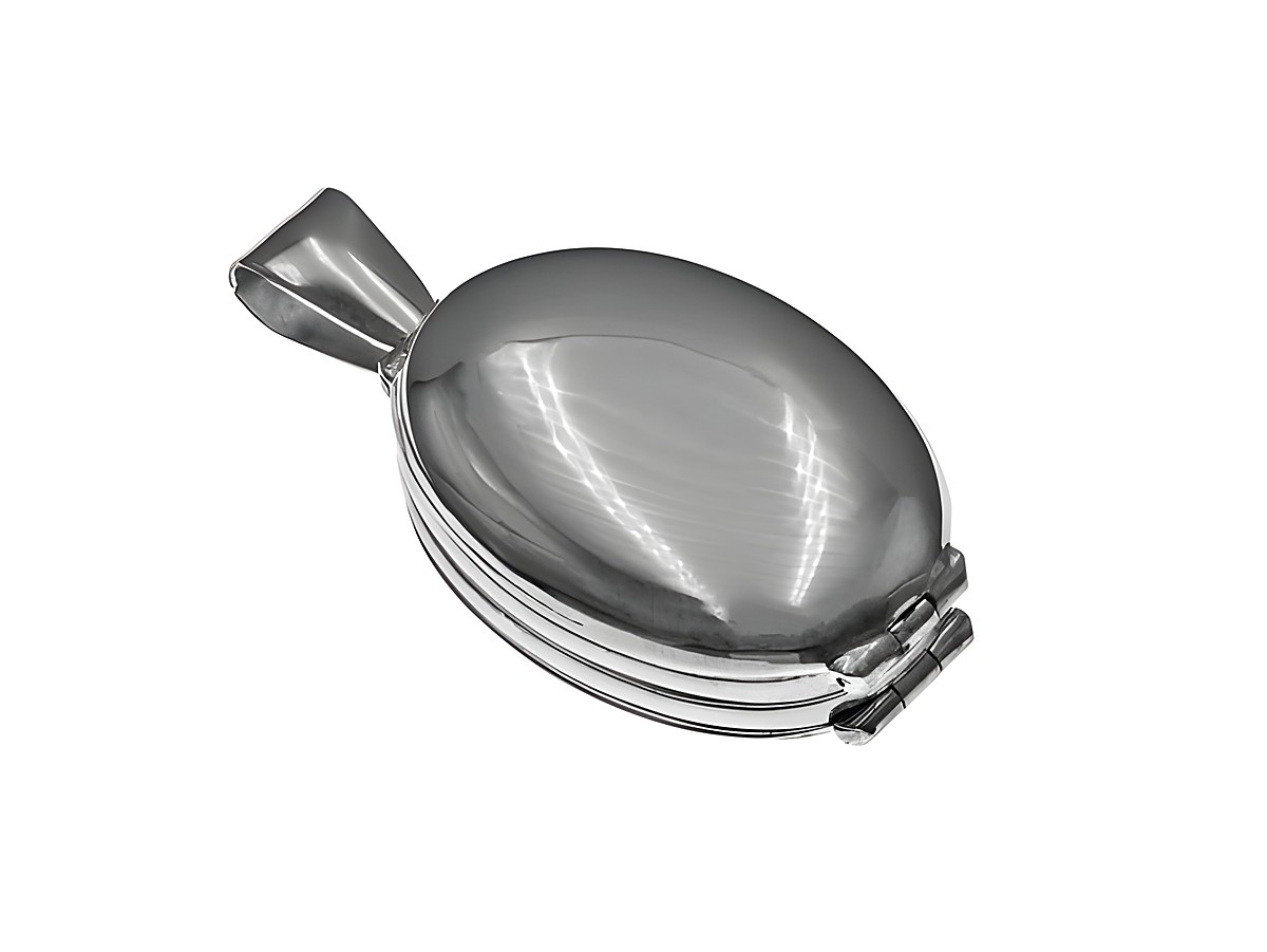 Medaillon oval für vier Bilder aus 925 Sterling Silber, hochwertig verarbeitet, Hersteller Juwelier Harnisch, ideal zur persönlichen Erinnerung und als stilvolles Schmuckstück.