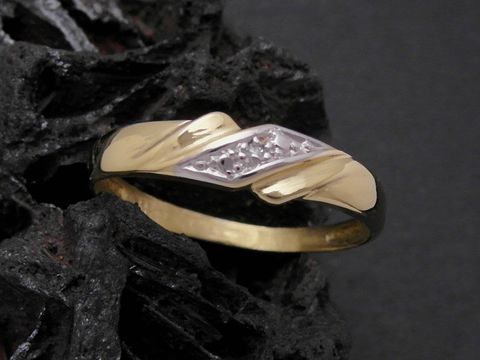 Gold Ring klassisch Gold 333 bicolor mit Diamanten, Goldring Größe 53 bis 54 17,5, Hersteller Juwelier Harnisch, elegant und zeitloses Design.