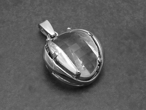 Silber Anhänger rhodiniert 17x13mm mit ovalem Bergkristall, Hersteller Juwelier Harnisch, schlichtes Design mit klarer Kristalloberfläche. Ideal für eleganten Schmuck.