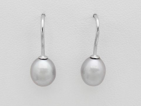 Ohrhaken Perlenohrringe mit Zuchtperlen in 8mm hellgrau, hergestellt von Juwelier Harnisch, elegant und zeitlos, ideal für jeden Anlass.