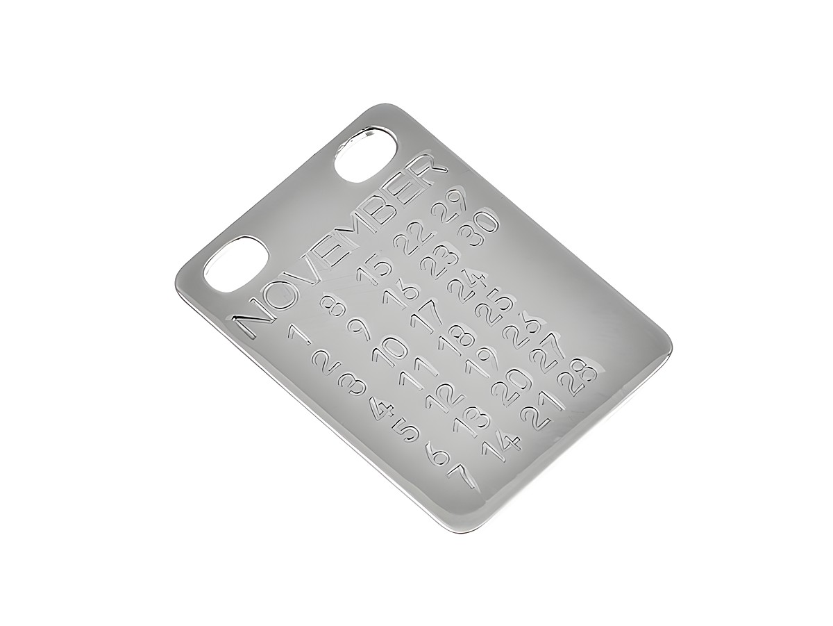 Gravurplatte für das Sternzeichen November mit den Datumsangaben 1 bis 30, aus hochwertigem Edelstahl, hergestellt von Juwelier Harnisch, als individuelles Geschenk.