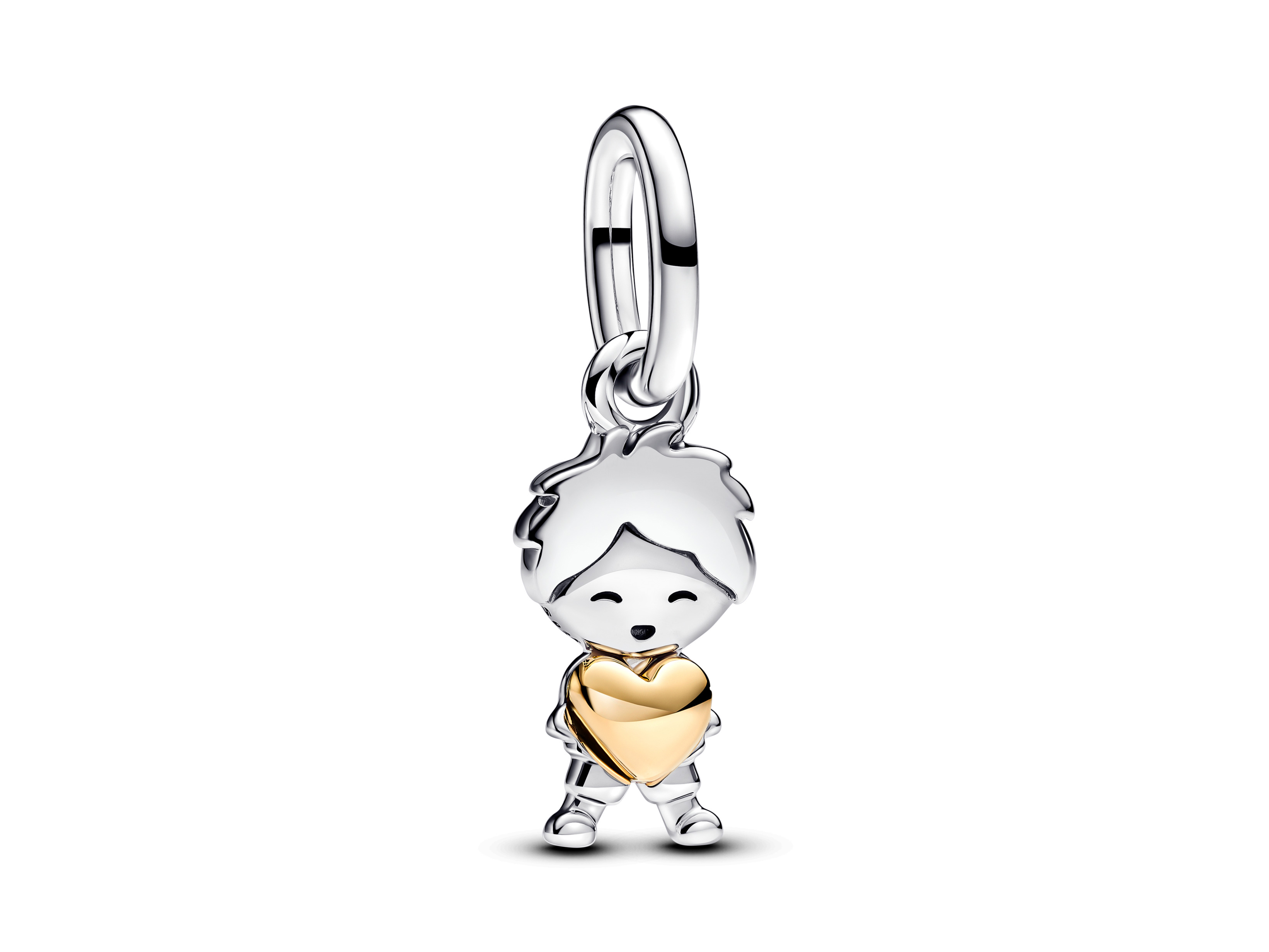 Silberner Charm eines Jungen mit einem lächelnden Gesicht und goldgelbem Herzen, aus der Pandora Kollektion ME für Me & moments, ideal für persönliche Schmuckstücke.