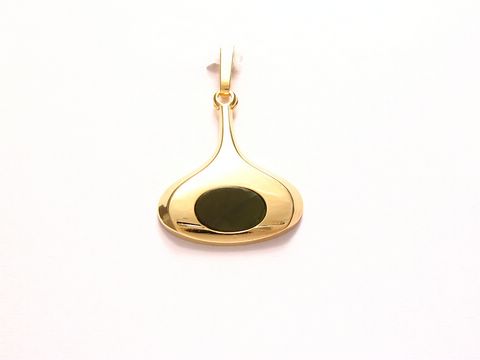 Designer Stück Jade Anhänger mit Gold Auflage Doublé, Hersteller Juwelier Harnisch, eleganter Anhänger mit geschwungener Form und einer glänzenden Oberfläche, ideal als modisches Accessoire.