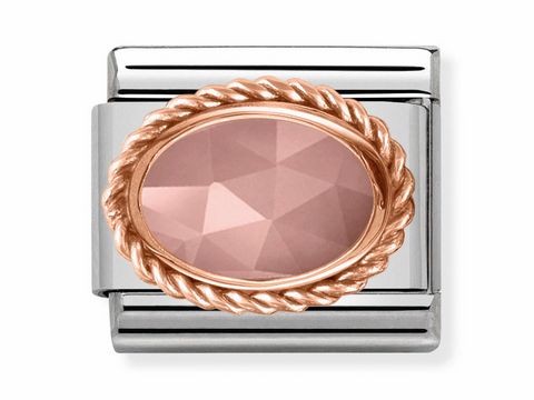 Elegantes Nomination Charm mit einem ovalen, facettierten Chalzedon in Aprikot, umrandet von einem Roségold-Seilmuster, passend für Armbänder.