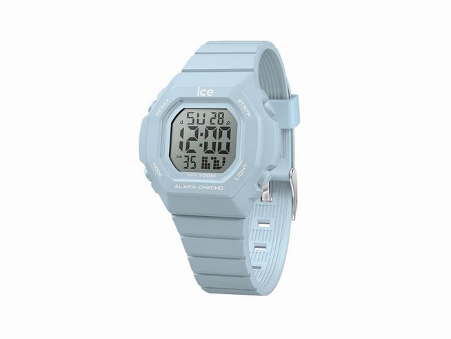 Digitale Ice Watch Uhr ICE digit ultra in leichtem Blau mit einem runden Gehäuse, digitalem Display, Multifunktionsknöpfen und einem flexiblen Armband für Herren und Damen.