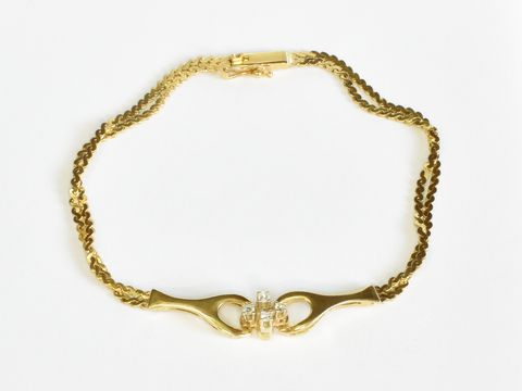 Gold Armband mit Mittelteil 333 Gold, elegant, verziert mit einem Diamanten 0,10 ct. W/Vsi, Länge 19,5 cm, Hersteller Juwelier Harnisch, zeitloses Design.