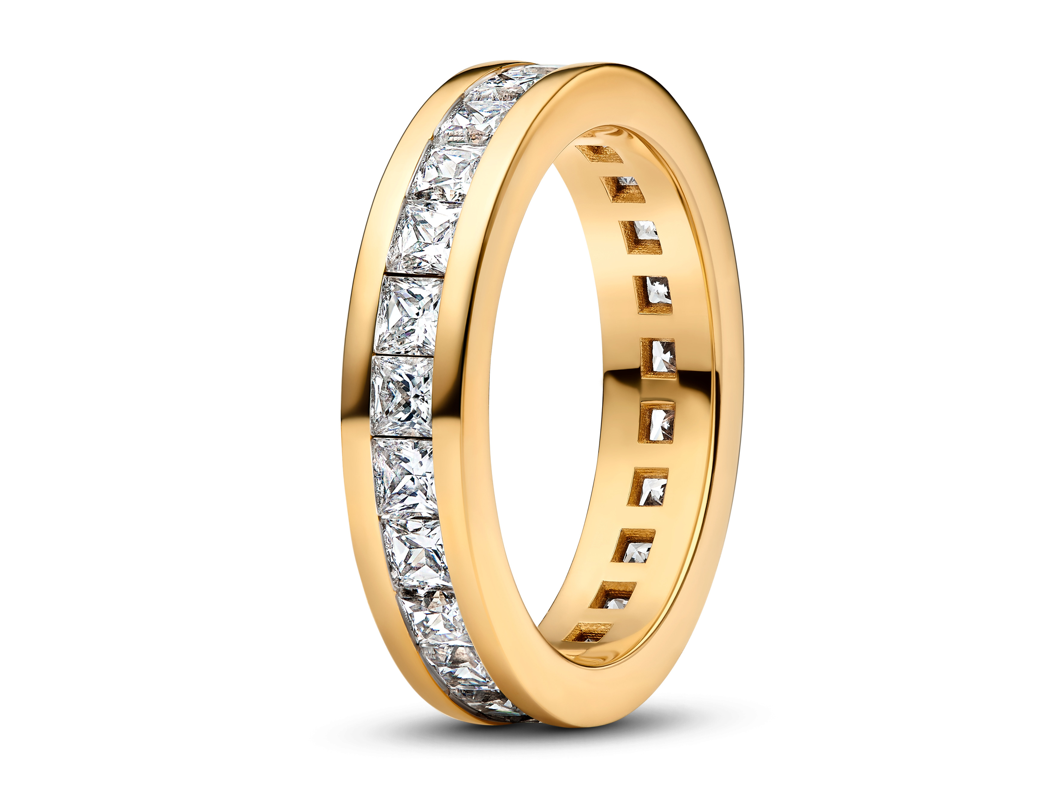 Edelster Ring von Pandora aus vergoldetem Metall im Eternity-Kanal-Design mit Zirkonia-Steinen, Größe 48, ideal für besondere Anlässe oder als elegantes Accessoire.