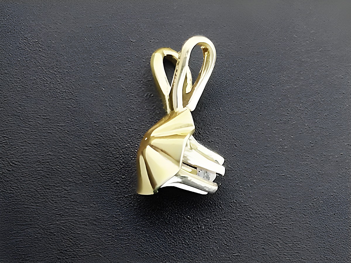 Gold Anhänger in Form einer filigranen Blüte mit einem Diamanten, gefertigt aus 585 Gold, Hersteller Juwelier Harnisch, ideal für eleganten Schmuck. – Ansicht 2