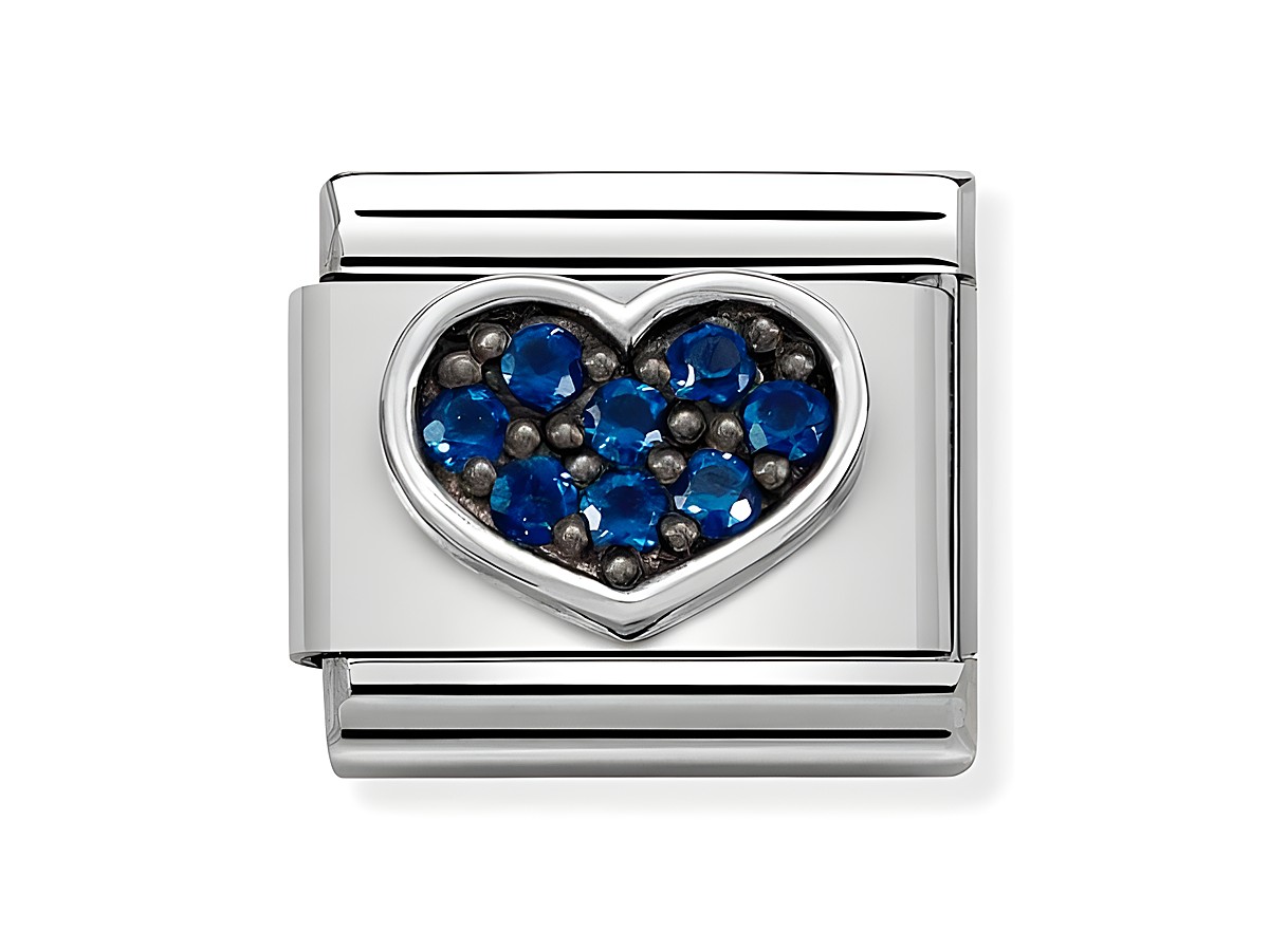 Edelstahl Charm von Nomination mit oxidierten Symbolen und einem blauem Herz aus Zirkonia, ideal für eine stilvolle Armbandgestaltung.