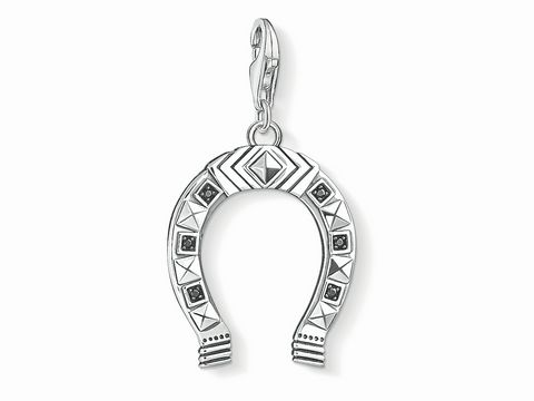 Charm-Anhänger von Thomas Sabo in Form eines Hufeisens, schwarz mit geometrischen Mustern, aus der Kollektion Vintage Rebel, ideal zum Verzieren von Schmuckstücken.